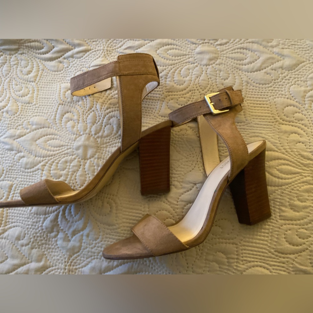 Nine West tan Suede Sandals with Ankle Straps.
